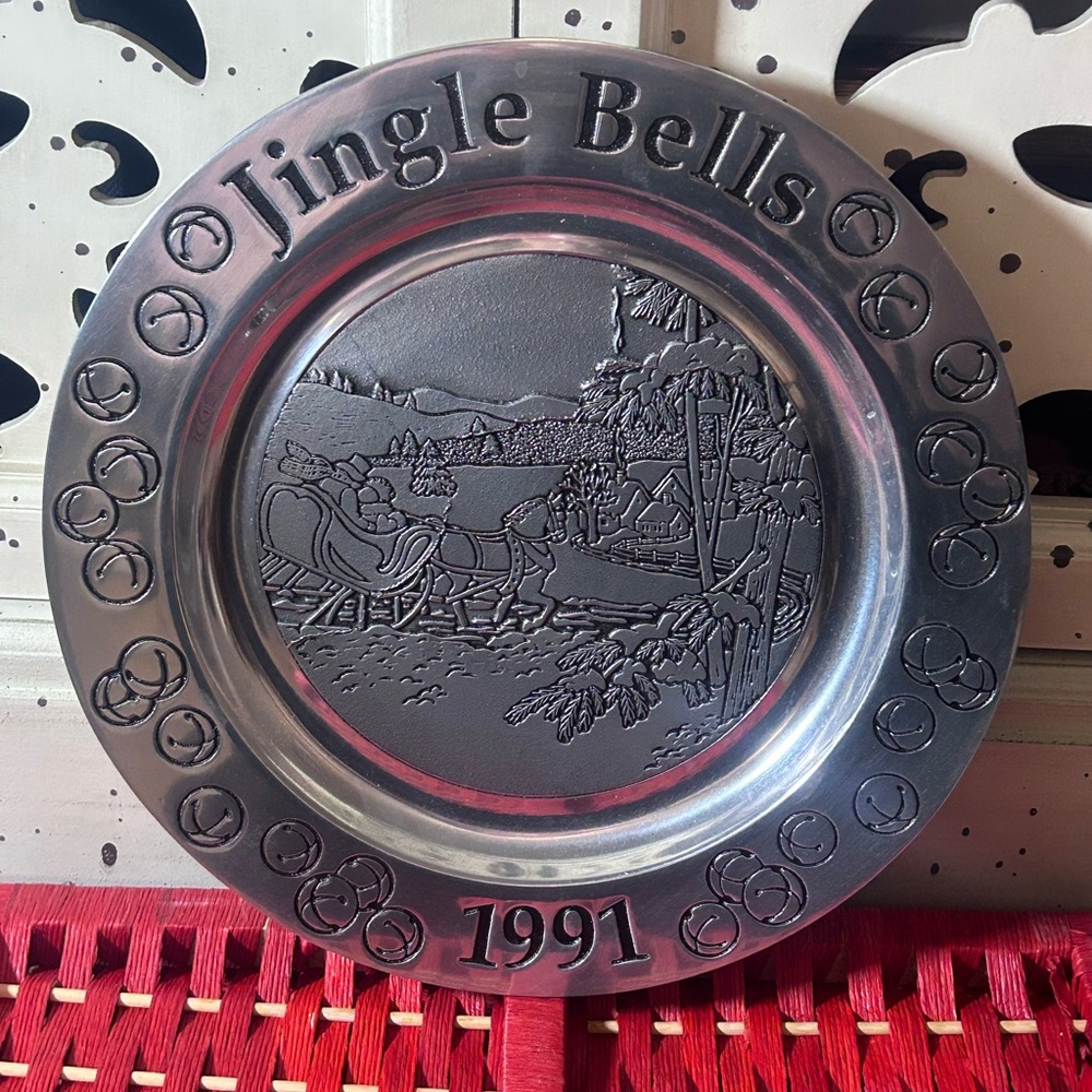 Jingle Bells 1991 Commemorative Decorative Plate - Silver